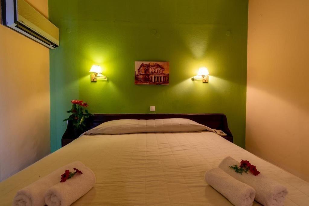 Aegli Hotel Перама Экстерьер фото