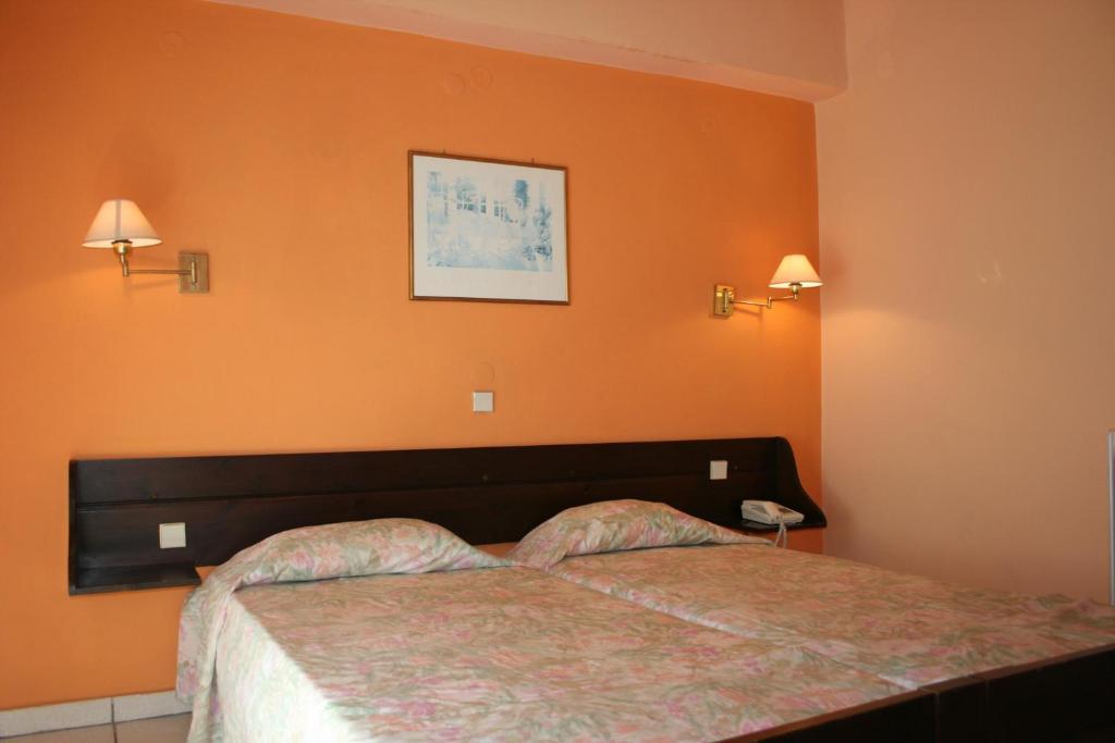 Aegli Hotel Перама Номер фото