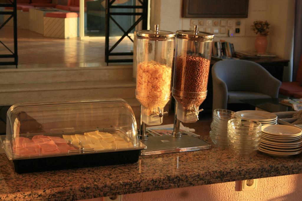 Aegli Hotel Перама Экстерьер фото