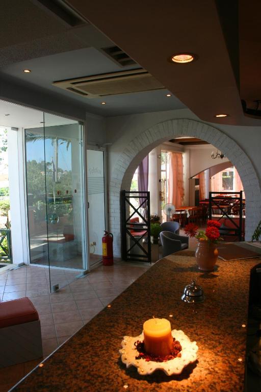 Aegli Hotel Перама Экстерьер фото