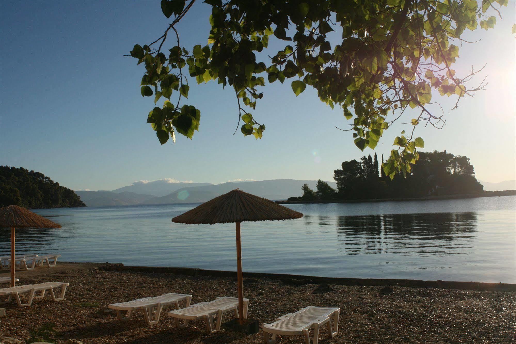 Aegli Hotel Перама Экстерьер фото
